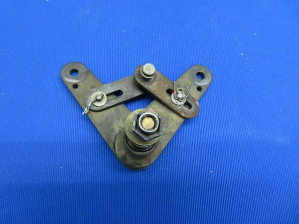 Cessna 210L LH & RH Uplock Actuator Arm Assy PN 1241077-1 (0820-423)