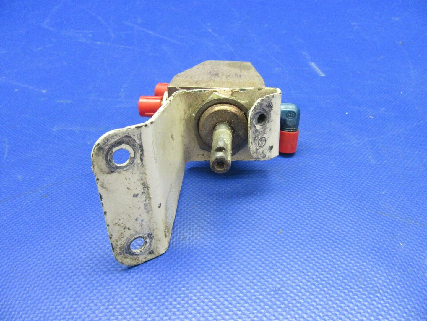Cessna 177RG Actuator Main Gear Up Lock LH 2041046-1 (0621-374)
