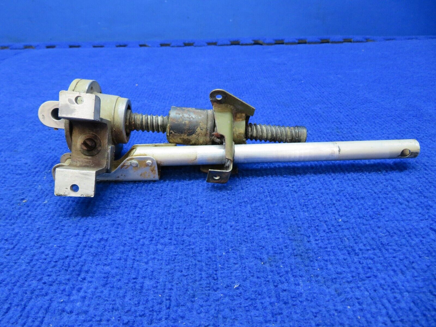 Cessna 210 Flap Actuator No Motor (0822-564)