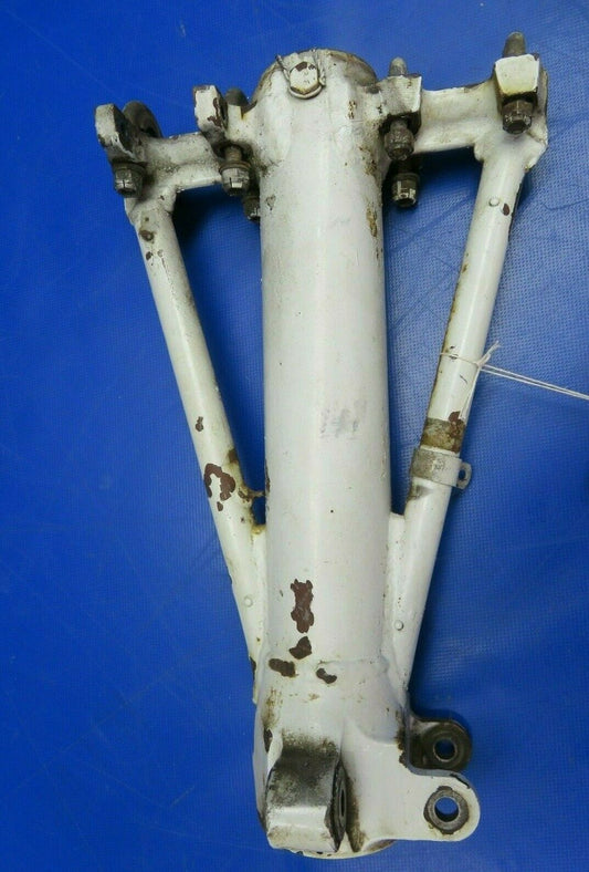 Cessna 310 Main Gear Trunnion RH (0520-513)