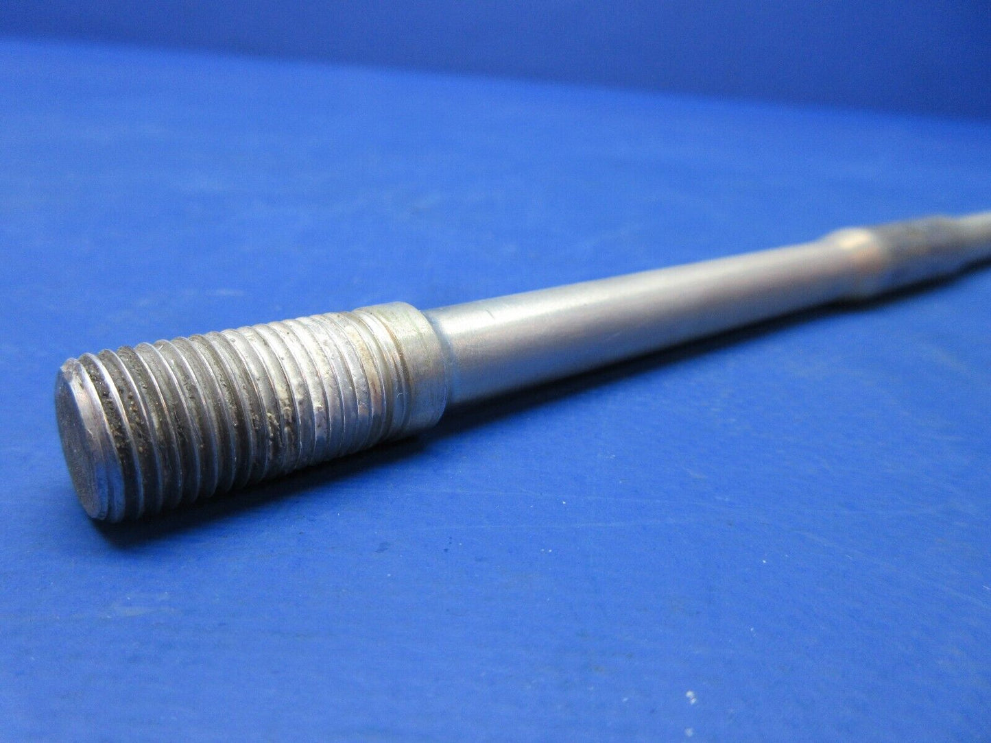 Lycoming TIO-540-U2A Stud P/N 76220 (0723-115)