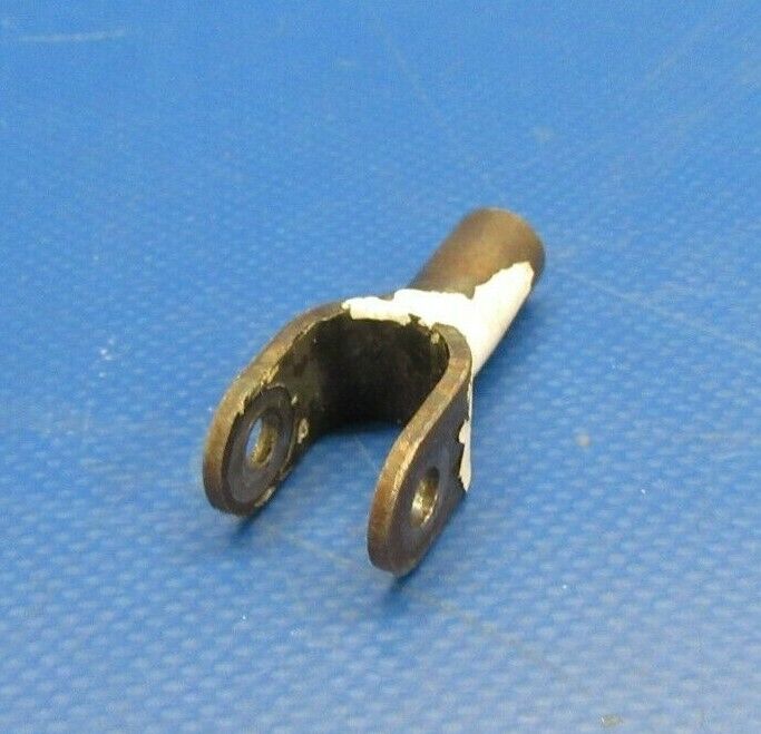 Piper PA-34-200T Seneca II Clevis Cowl Flap Actuation P/N 37511-08 (1119-148)