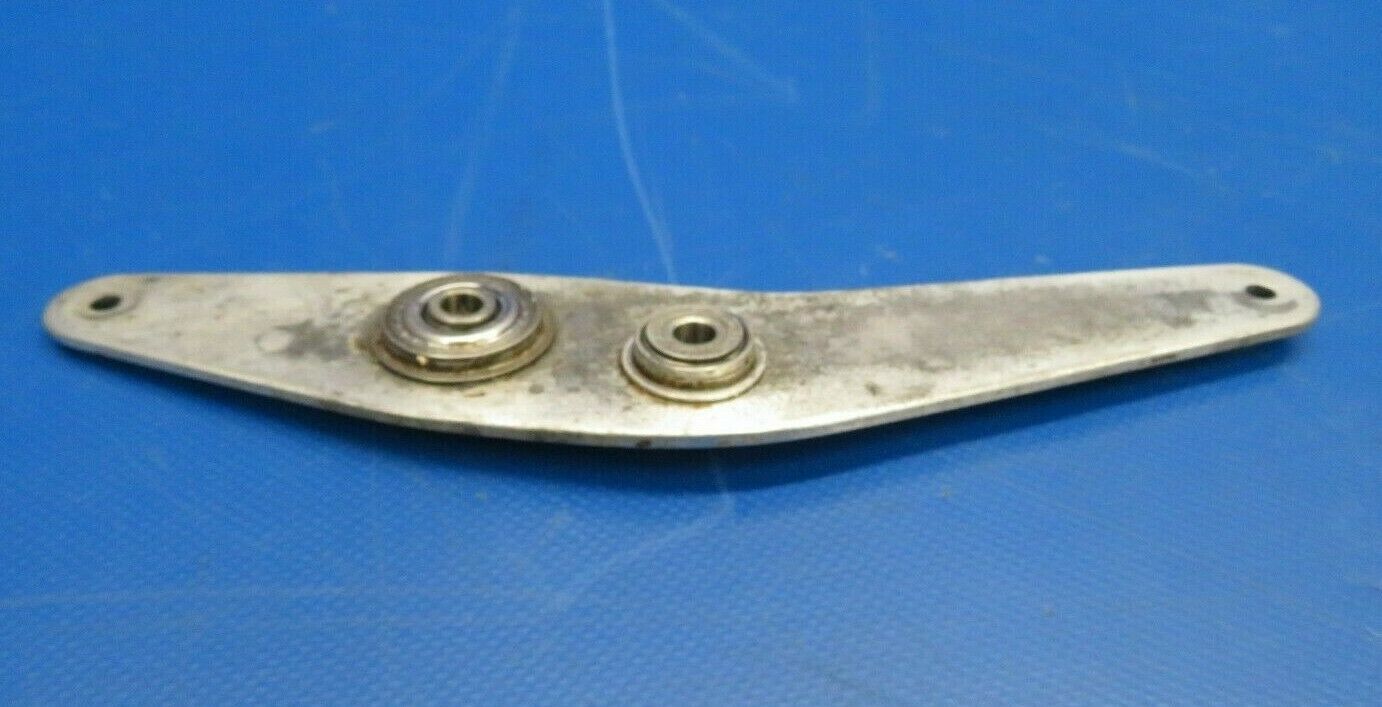 Cessna 172M / 172 Bellcrank FWD Elevator P/N 0513370-1 (0220-337)