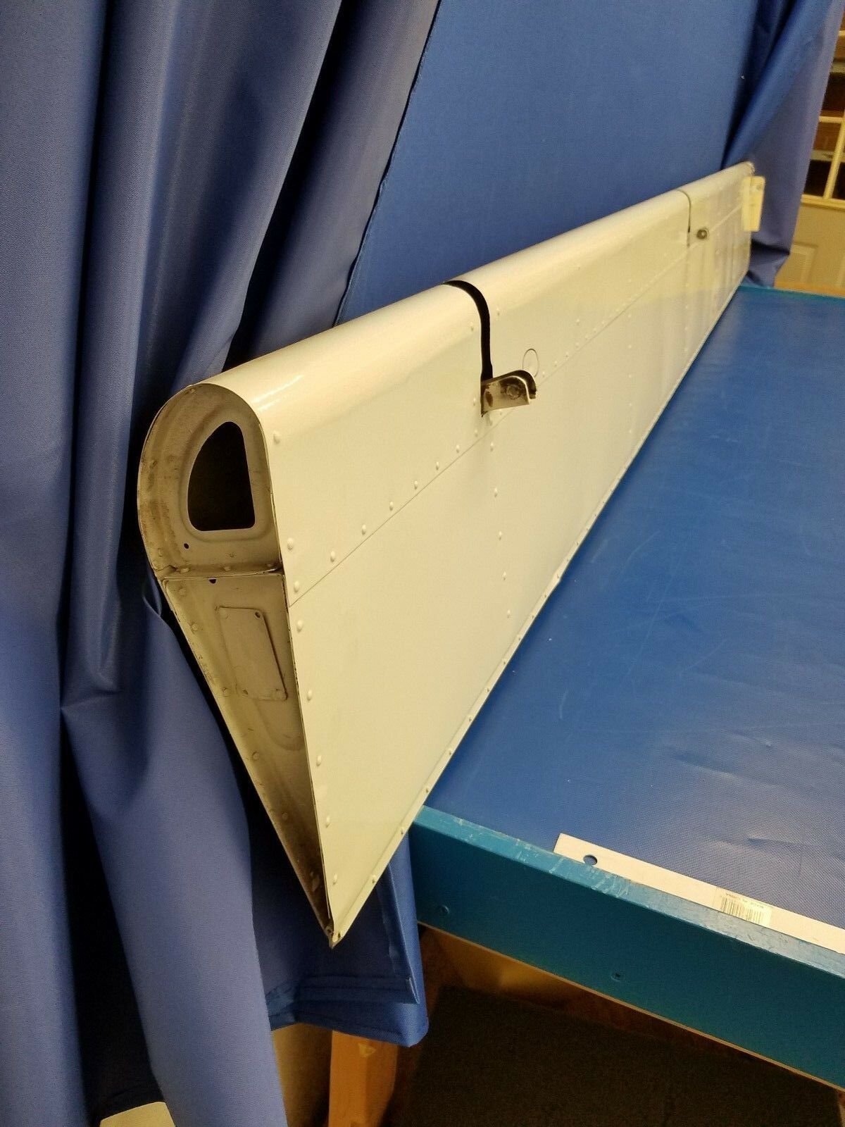 Piper PA-24-250 Comanche Flap RH P/N 20304-43 (0518-383)