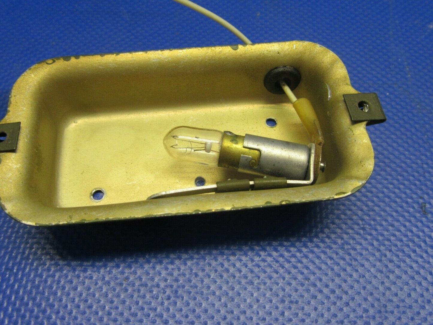Cessna 210 / P210N Reflector Courtesy Light 24V 0413140-5 (0521-318)