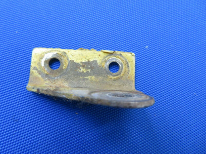 Cessna Seat Belt Fitting Front Seat LH OTBD & RH INDB P/N 0510205-5 (0820-486)