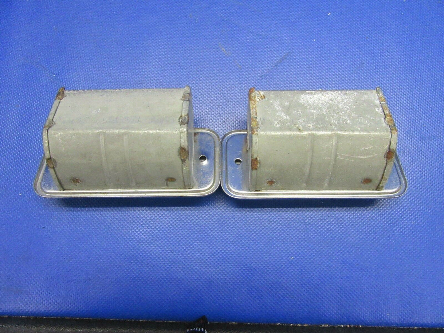 Beech 58 Baron Ash Tray LOT OF 2 (0521-493)