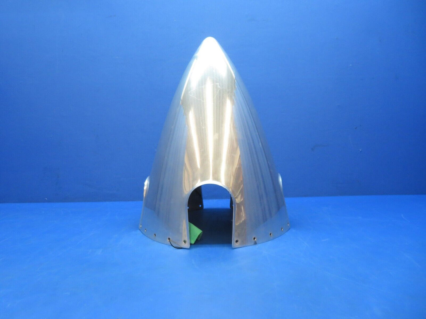 Beechcraft Hartzell 4 - Blade Propeller Spinner Dome P/N D-5210-1P (0823-412)