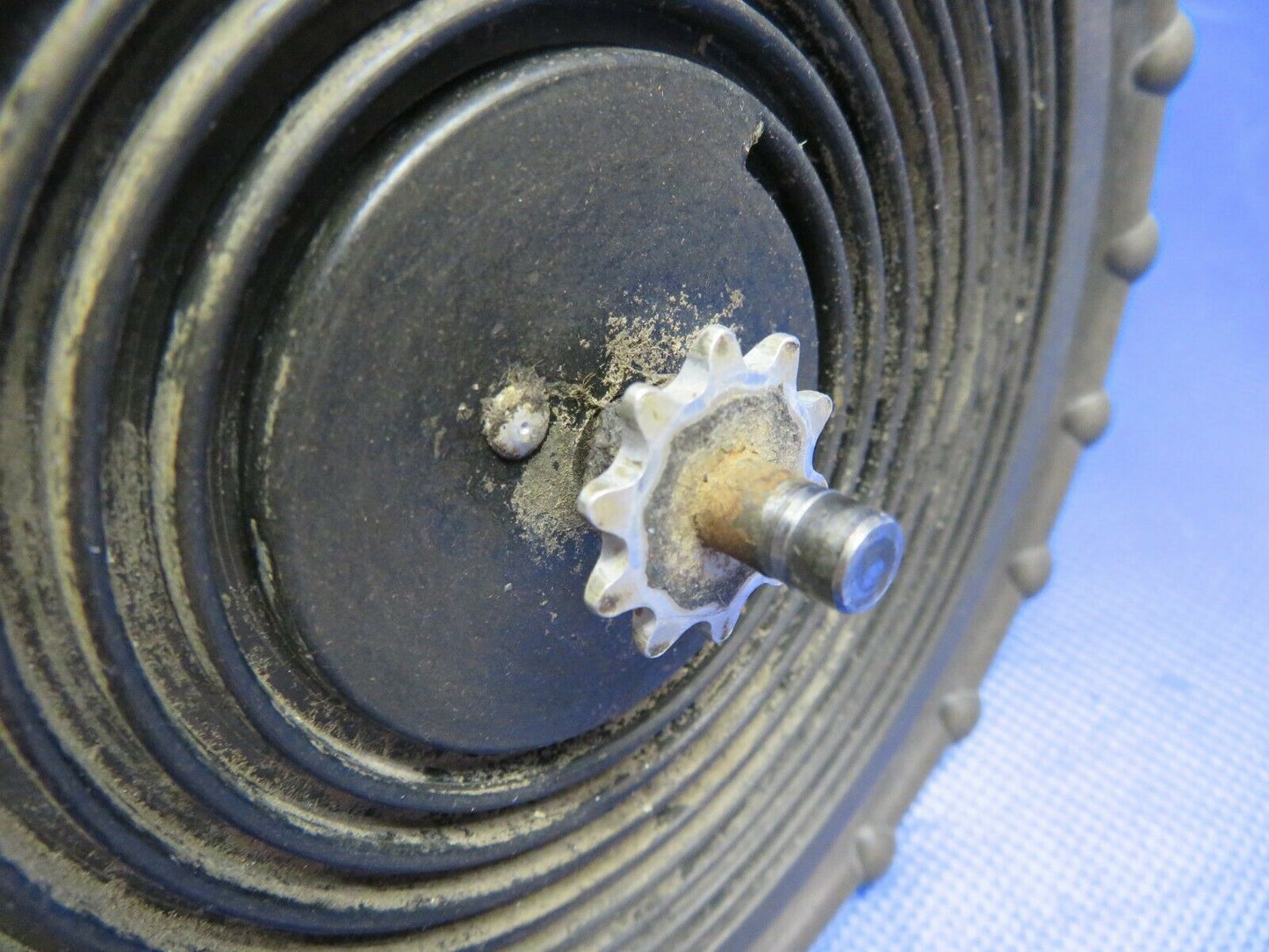 1960 Cessna 210 Trim Wheel Elevator w/ Sprocket 0761205-6, 0432134-1 (0321-09)