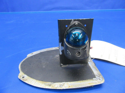 Cessna 310 Wing Nav Light & Bracket Green P/N 0823200-2 & 5618106-17 (0118-03)