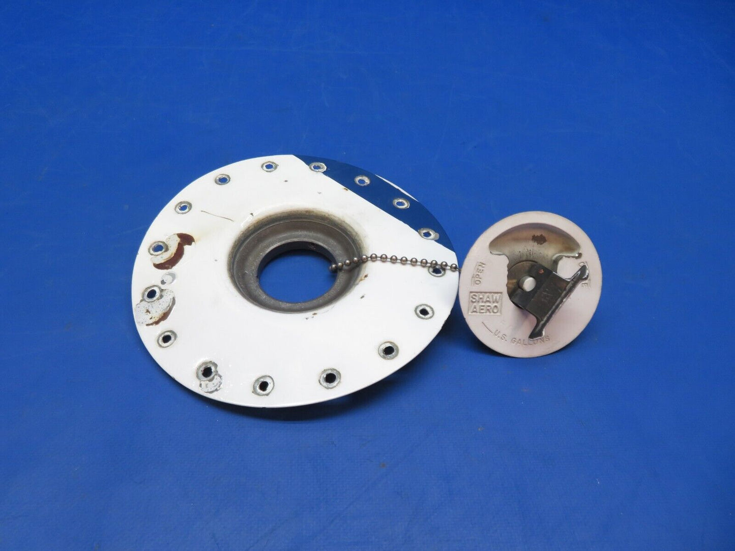 Cessna 310 / 310Q Tip Tank Fuel Cap & Adapter Assy P/N 0823410-9 (0823-772)