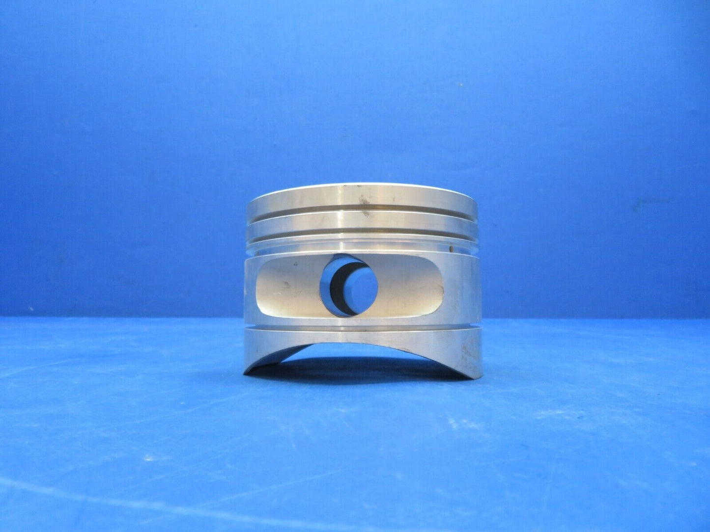 Continental Piston P/N 640945 NEW OLD STOCK (0923-664)