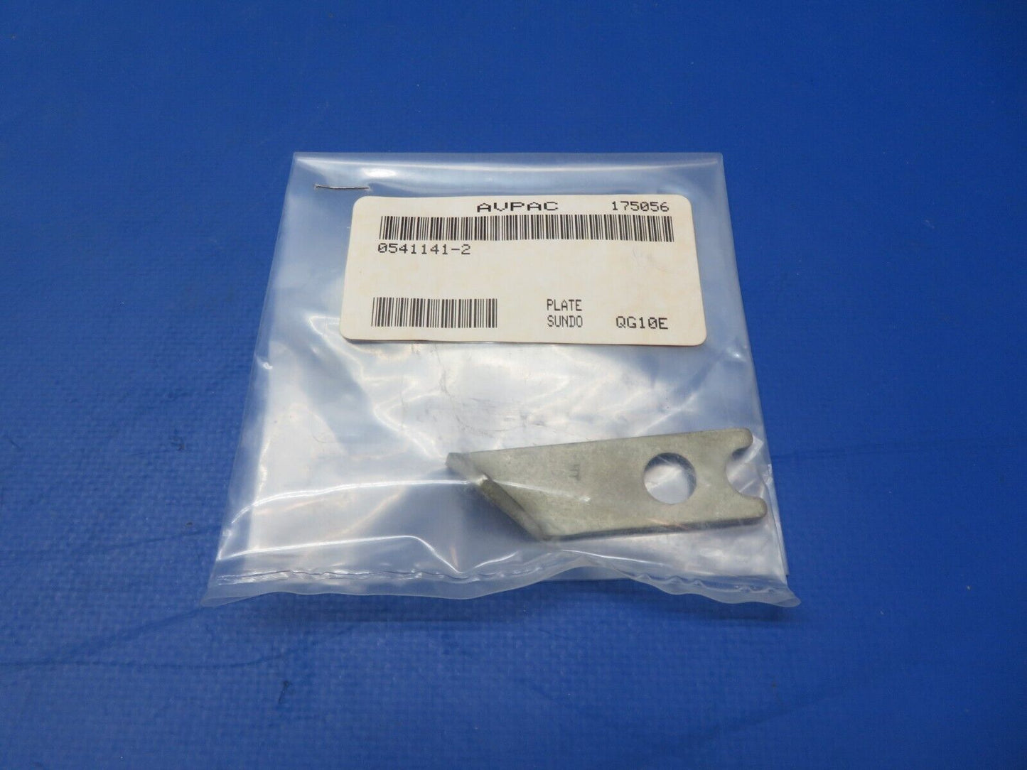 Cessna RH Lock Plate Brake Master Cylinder P/N 0541141-2 NOS (1023-405)