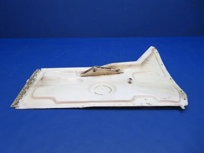 Cessna 310 / 310Q LH Main Gear Strut Door Assy OTBD P/N 0826002-206 (0923-351)