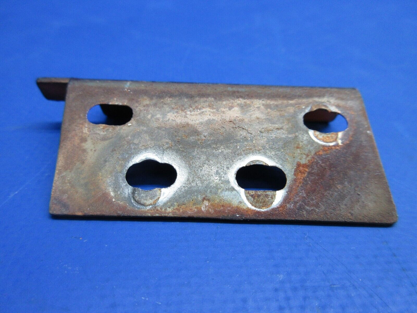 Cessna 188B AGpickup Cabin Door Hinge Half LWR LH & RH P/N 1610017-3 (0723-223)