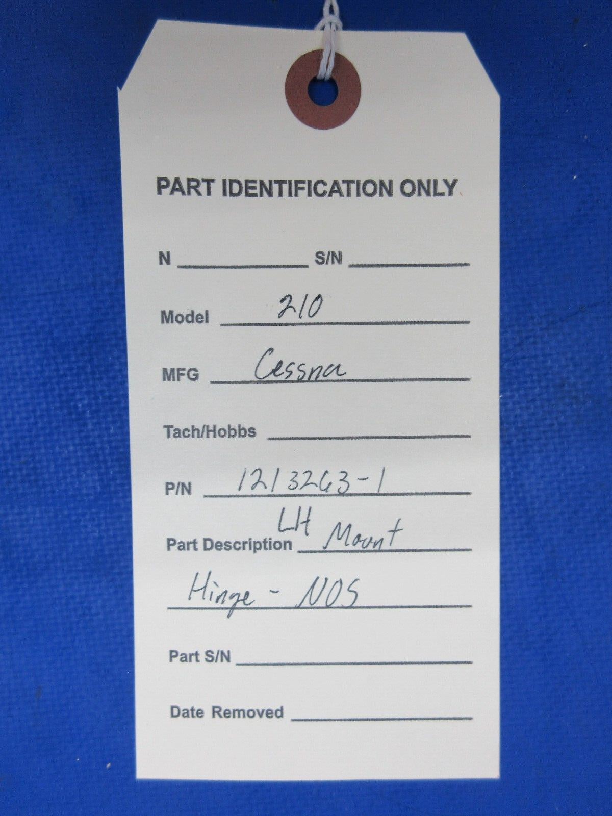 Cessna 210 LH Mount Hinge P/N 1213263-1 NOS (1123-898)