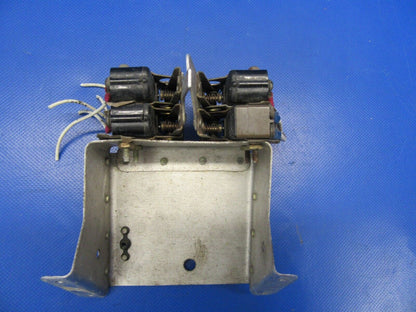 Beech Baron D55 Landing Gear Limit Switches & Bracket P/N 95-364011 (1017-143)