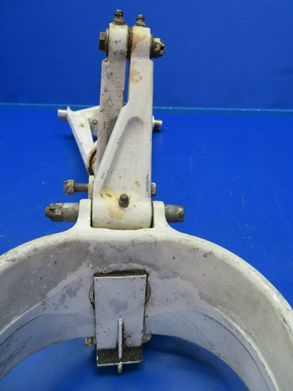 Cessna 310P Nose Gear Strut Assy Trunnion P/N 5842000-213 (0620-691)