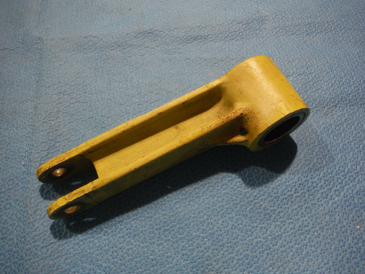 Beech Nose Gear Arm Assy Retract Idler P/N 002-820011-3  (0915-98)