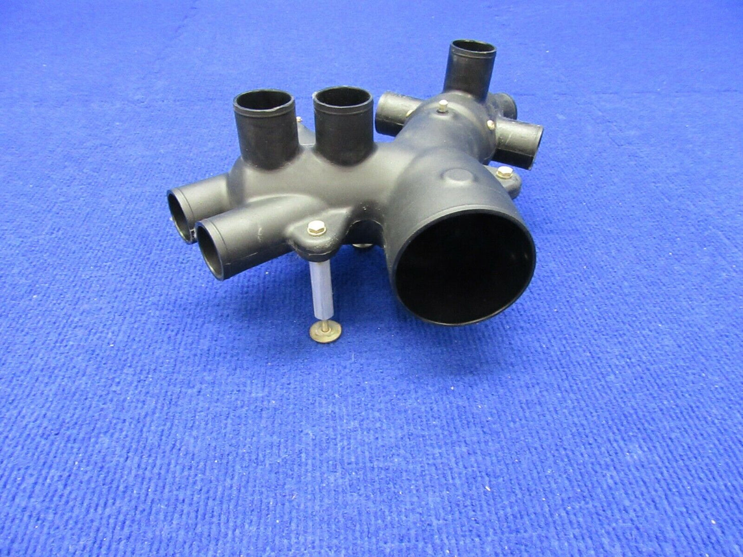 Cirrus SR-22 Air Distribution Manifold P/N 20713-002 (1221-567)