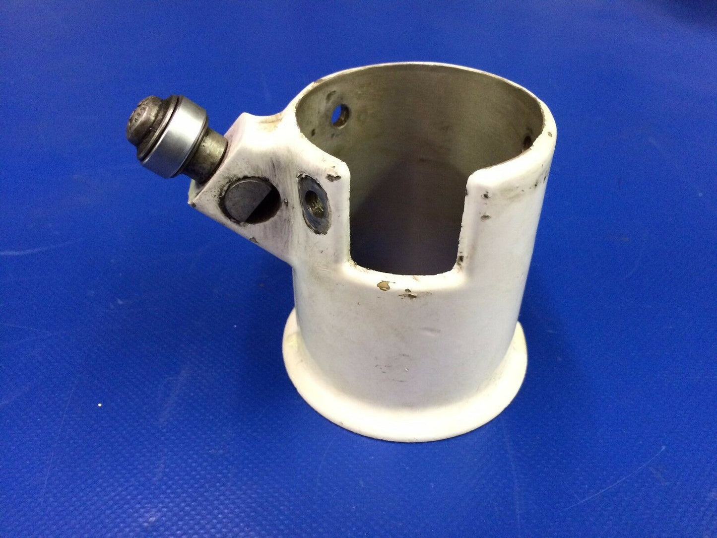 Beech Baron 58 Retainer - Upper Nose Gear Strut P/N 96-820018-3 (1116-126)