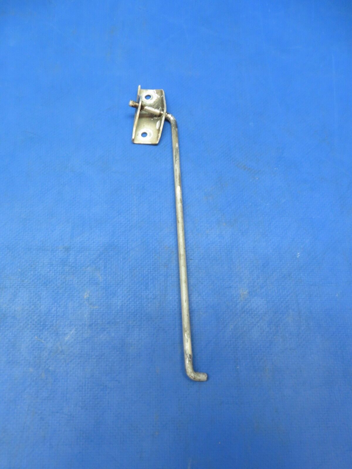 Cessna 310 / 310I Nacelle Door Stay Rod Bracket P/N 0851806-5 (1023-178)