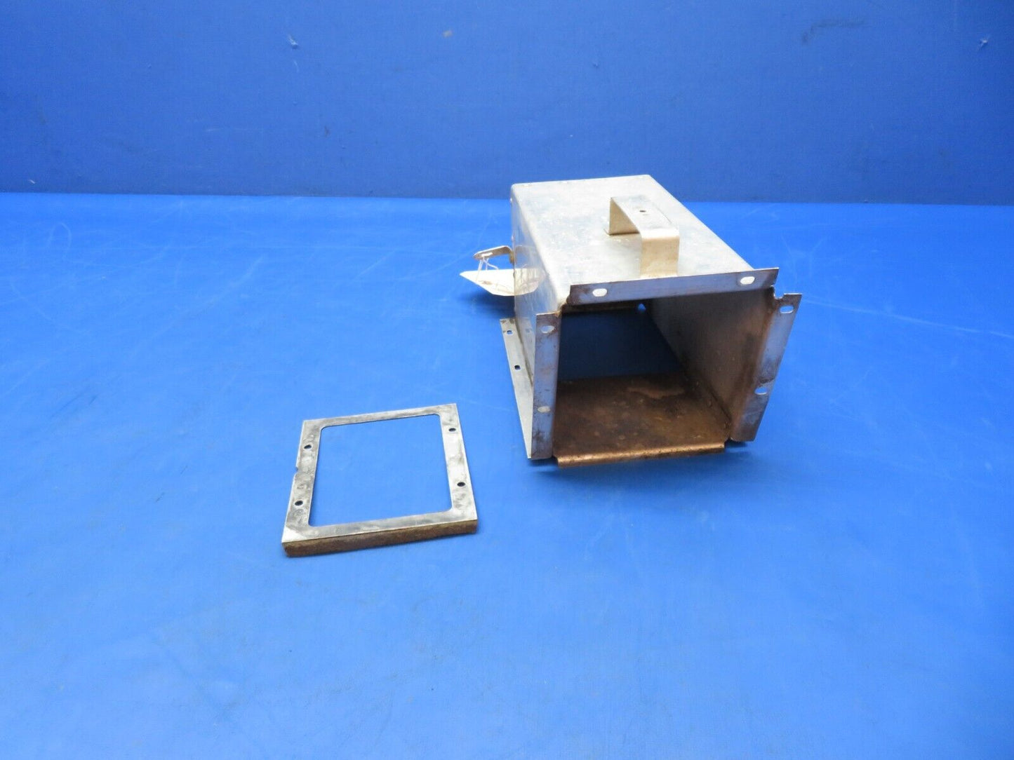 Piper Cherokee PA-28 Plenum Assy P/N 67845-00 (0723-706)
