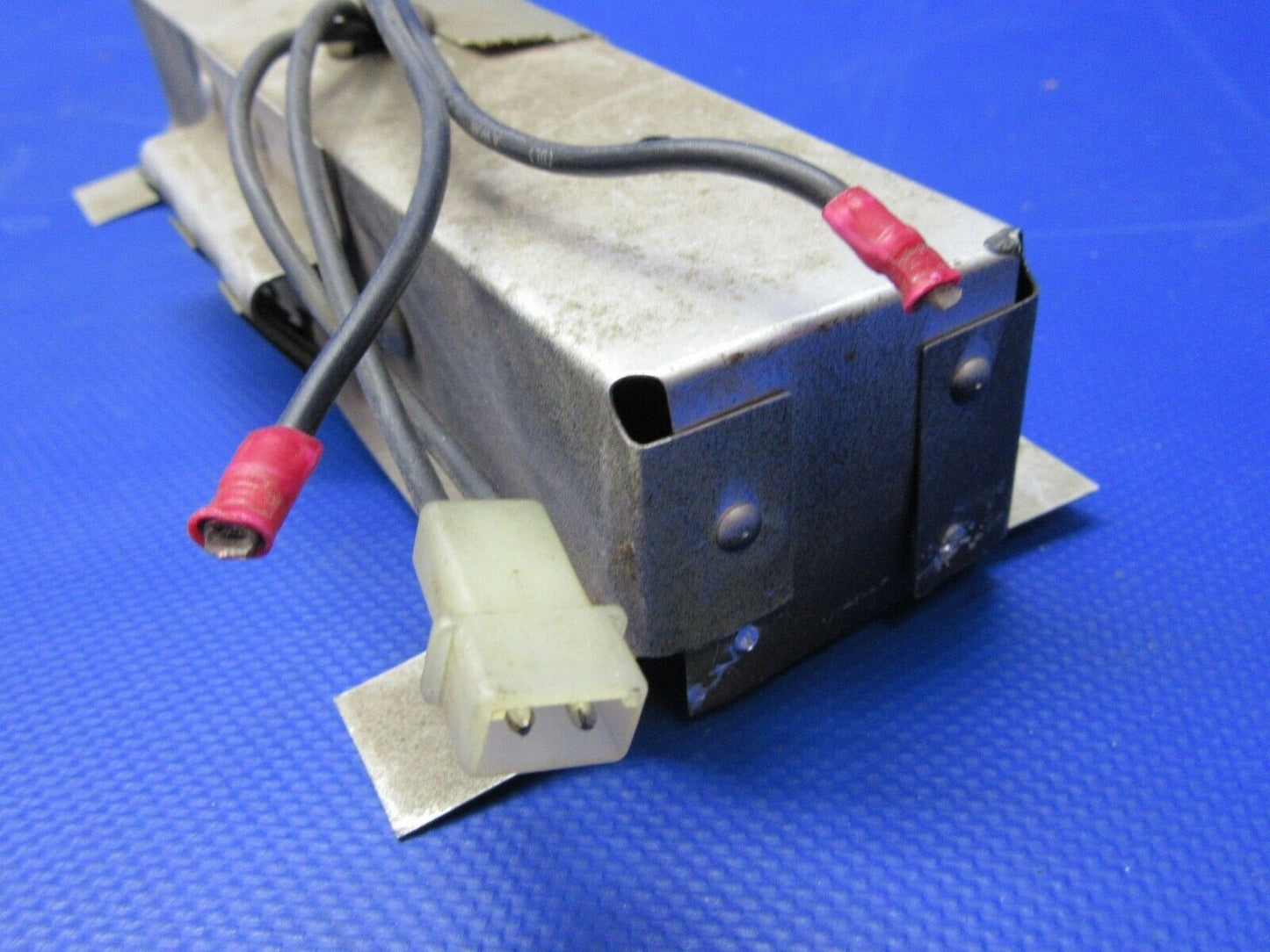Cessna 210 / T210N Overhead Light Housing Assembly P/N 0711777-7 (0321-477)