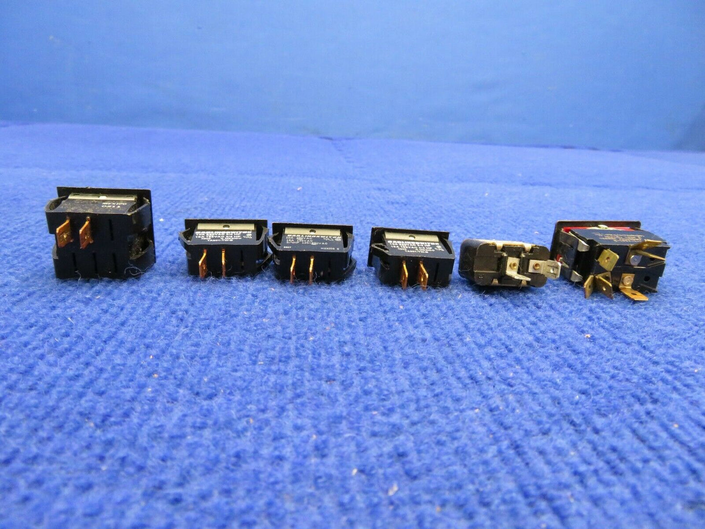 Cessna 172 / 172M Switches LOT P/N TA201-TW-B, 11TS95-2, S-1994-1-1 (0122-545)