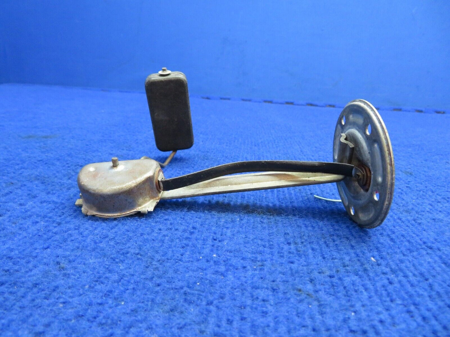 Piper PA-31 Navajo Fuel Level Sender RH INBD P/N 6427513 / Tested (0822-575)