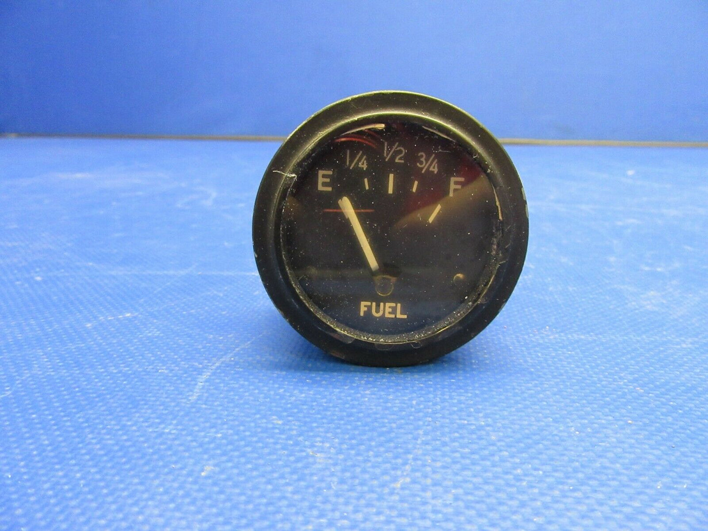 Beech Baron 95-B55 Fuel Quantity Gauge P/N 95-380018 (1021-465)