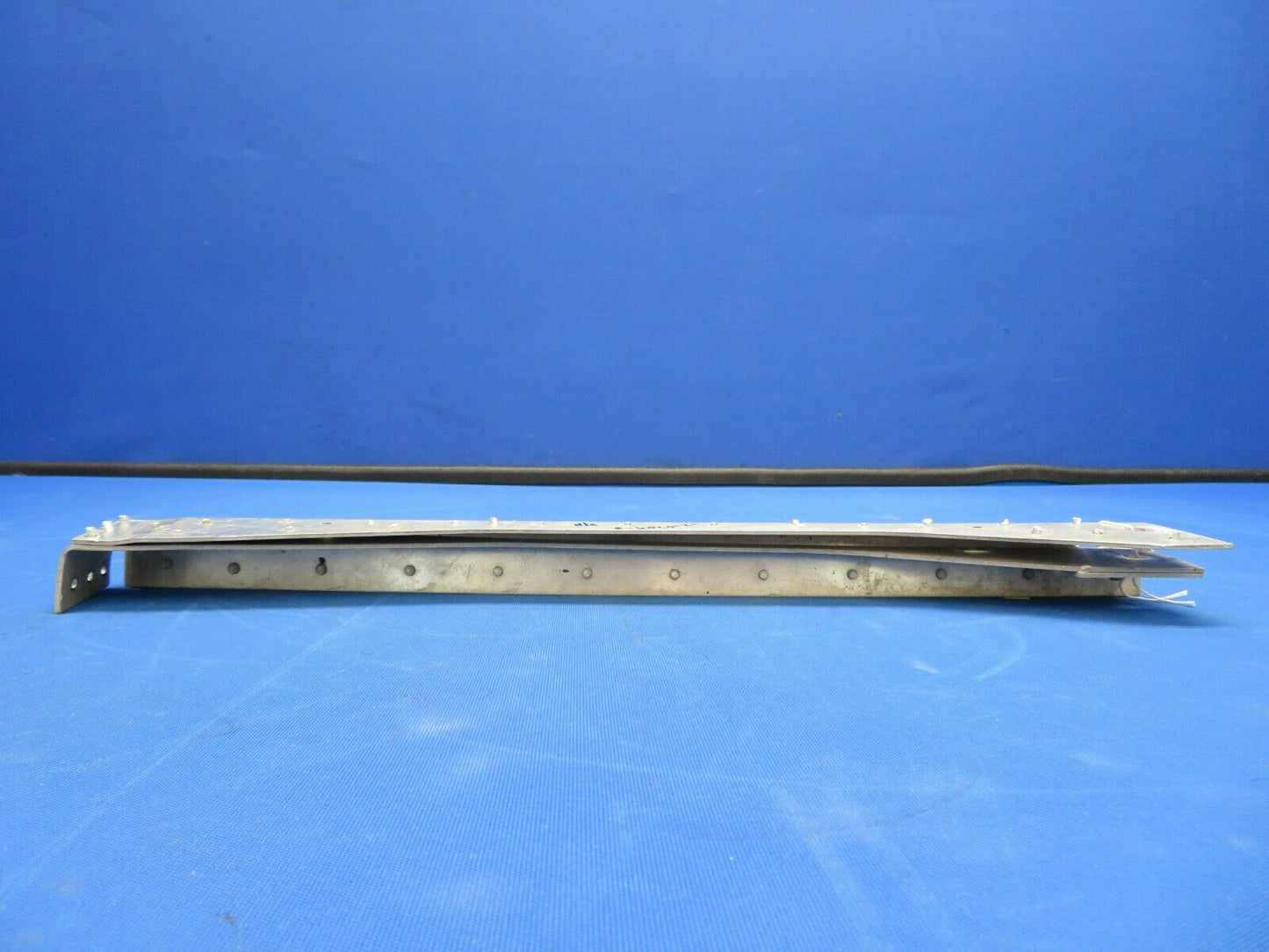 Cessna 210L Support Assy LWR RH Top Cabin P/N 1210709-12 (0820-575)