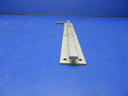 Beech Baron 95-B55 Seat Track Middle Row INBD / OTBD P/N 002-430021-39 (1121-369