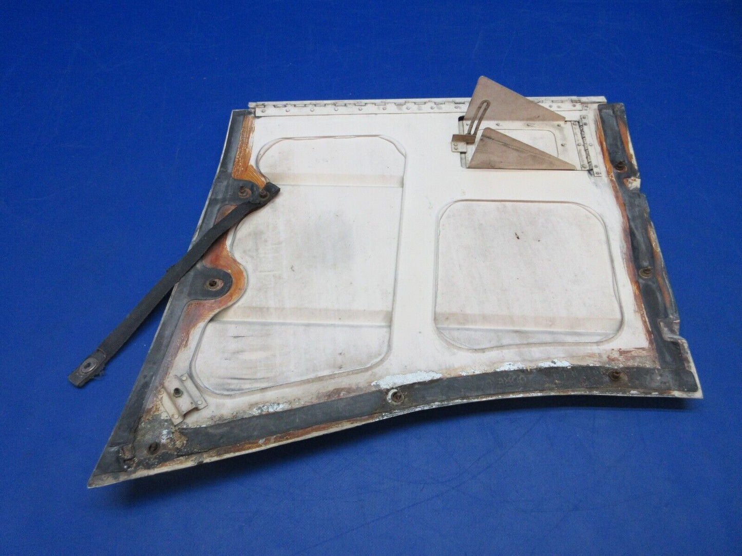 Cessna 188B AGpickup Door Assy Fuselage Access RH P/N 1613292-16 (0723-266)