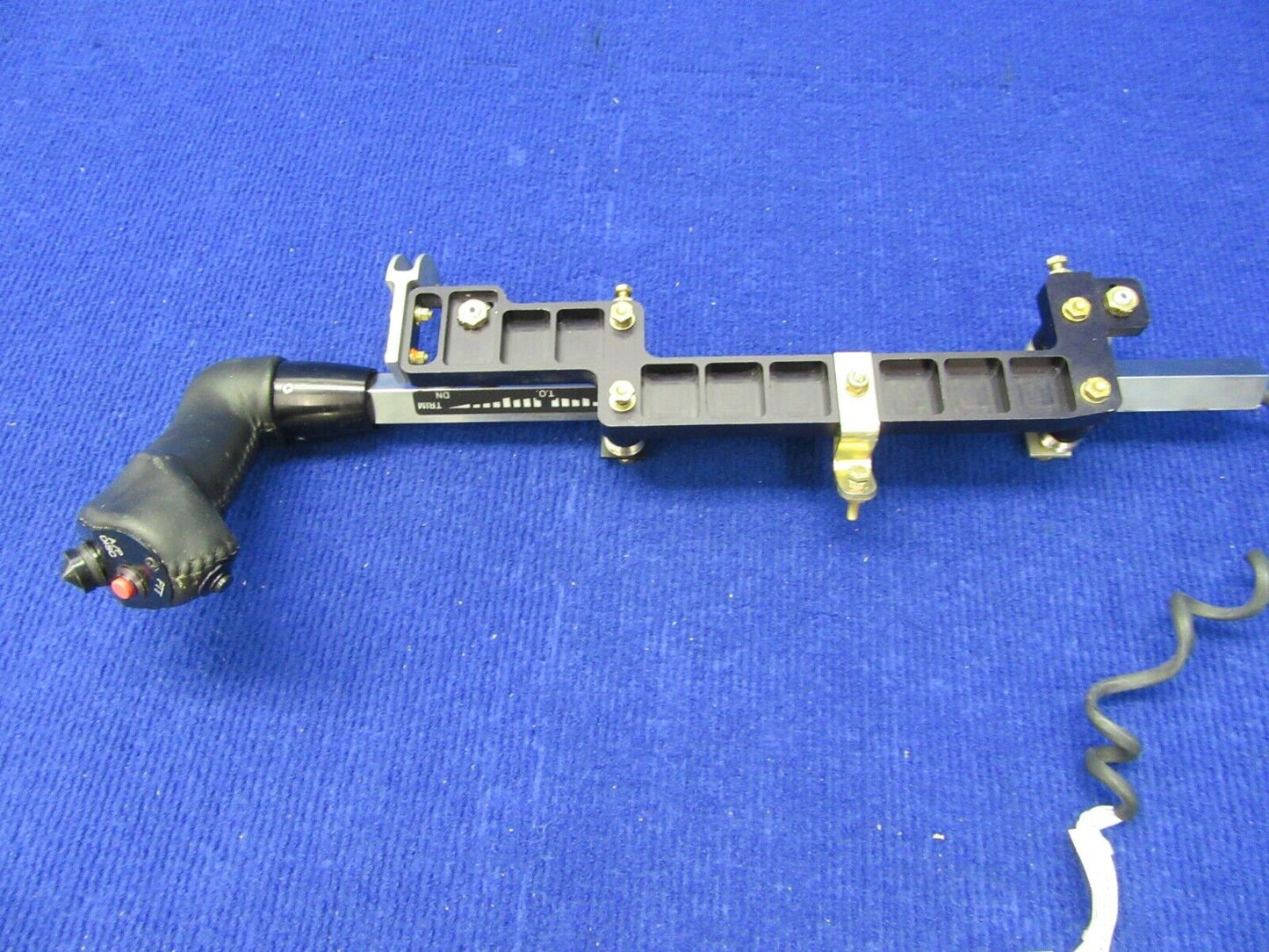 Cirrus SR-22 Yoke Grip Assy RH P/N 11995-004 (0122-301)