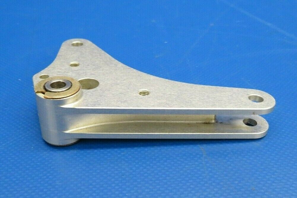 Diamond DA40-180 Flap Bellcrank P/N DA4-2747-30-50 (0120-420)