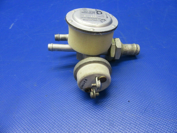 Piper PA-32RT Airborne Vacuum Regulating Valve P/N 2H3-19 (0521-523)
