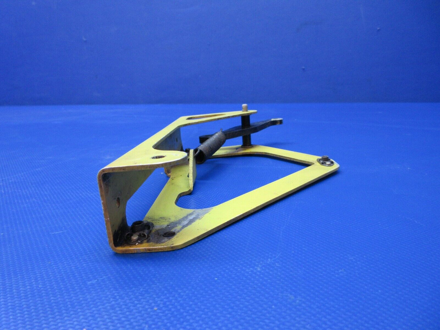 Piper PA-24-180 Bracket Assy Brake Cylinder P/N 21031-00 (1223-1438)