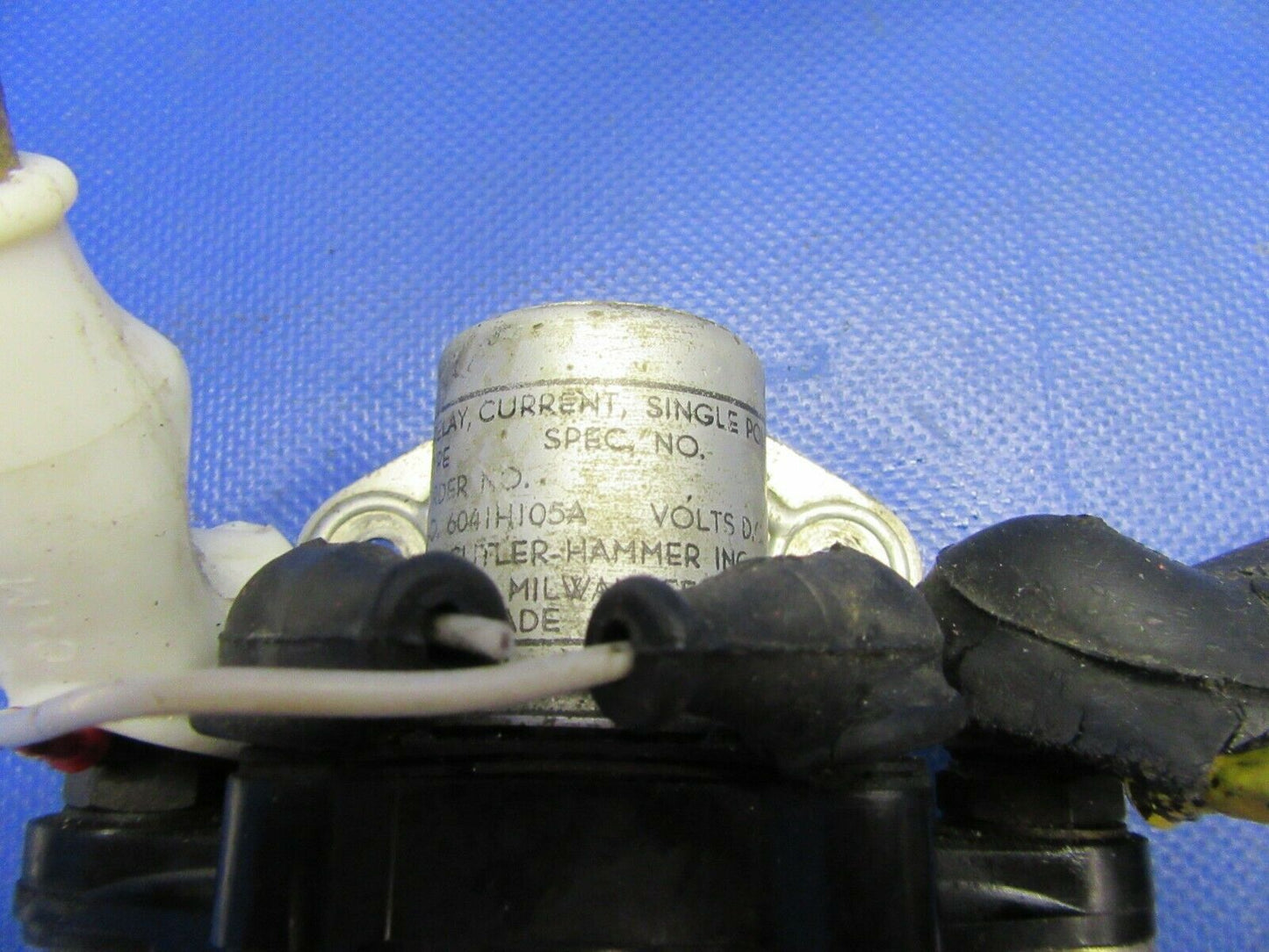 Brantly B2B Cutler Hammer Relay P/N 6041H105A (0921-530)
