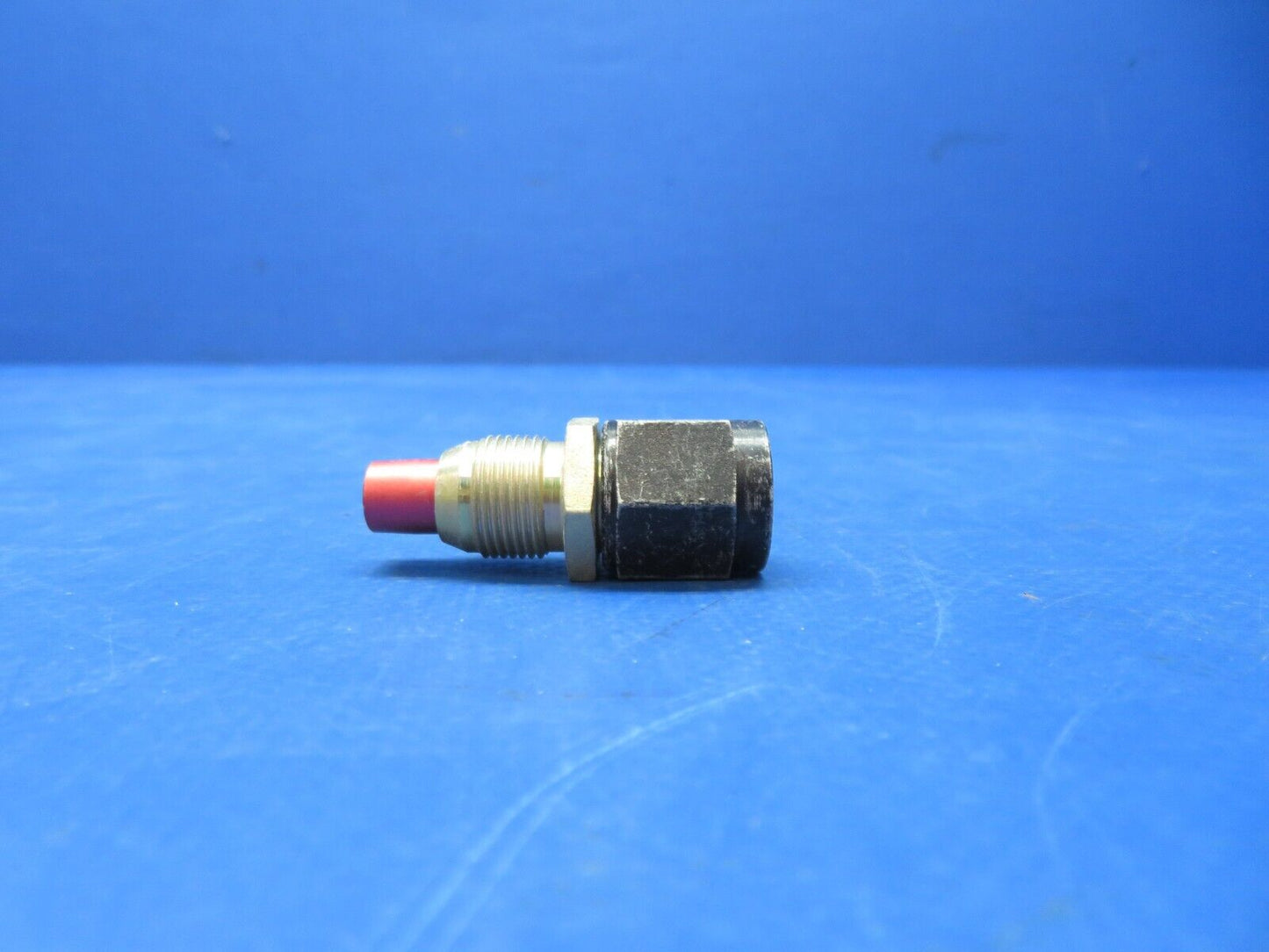Eaton Nipple Assy P/N 526-6 NOS (0923-723)