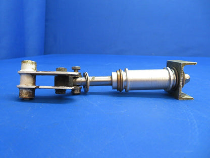 Piper PA-34-200T Stabilizer Trim Barrel / Shaft / Arm P/N 37422-00 (0223-987)