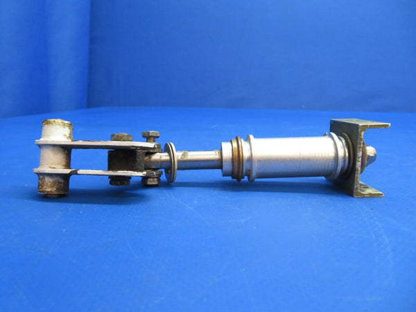 Piper PA-34-200T Stabilizer Trim Barrel / Shaft / Arm P/N 37422-00 (0223-987)