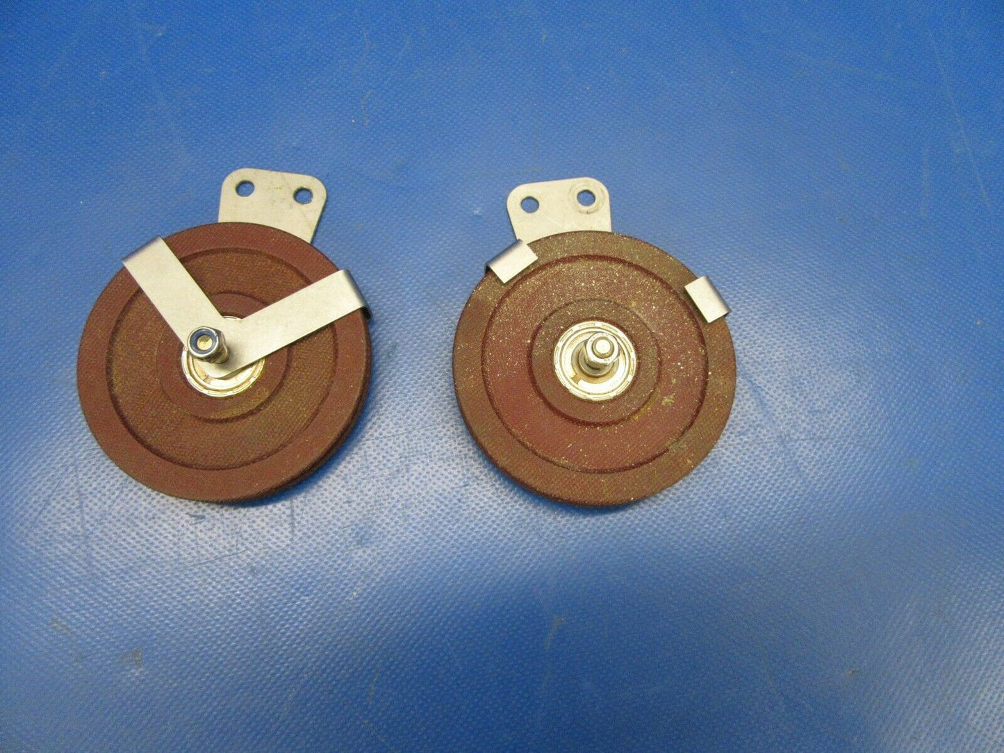 Diamond DA40-180 Rudder Cable Pulley & Guard LH, RH P/N MS24566-43 (0319-340)