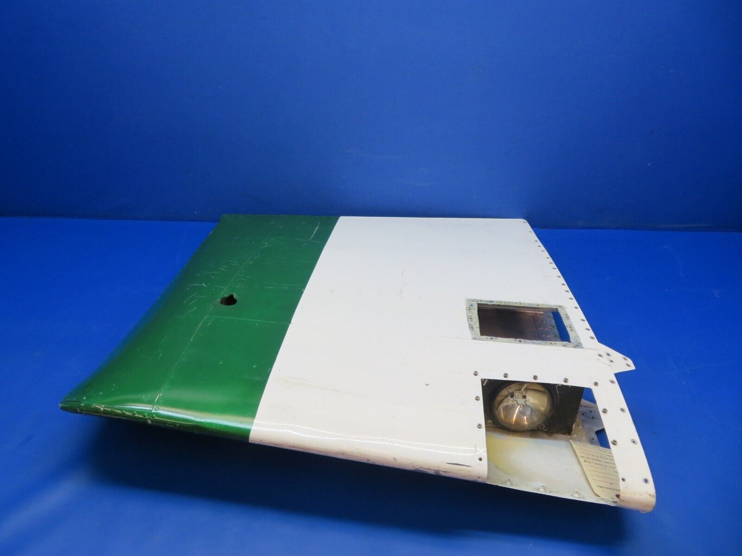 Beech 95-B55 Baron LH Wing Tip P/N 96-170000-603 (1122-791)
