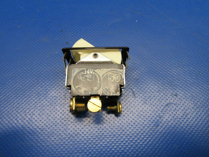 PA-23 Windshield Heat Switch Illuminated P/N 32370-010 487-953 NOS (0419-479)