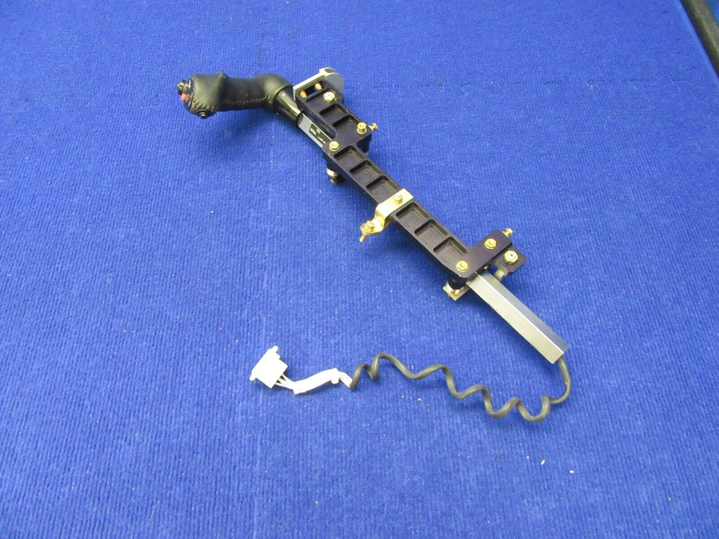 Cirrus SR-22 Yoke Grip Assy RH P/N 11995-004 (0122-301)