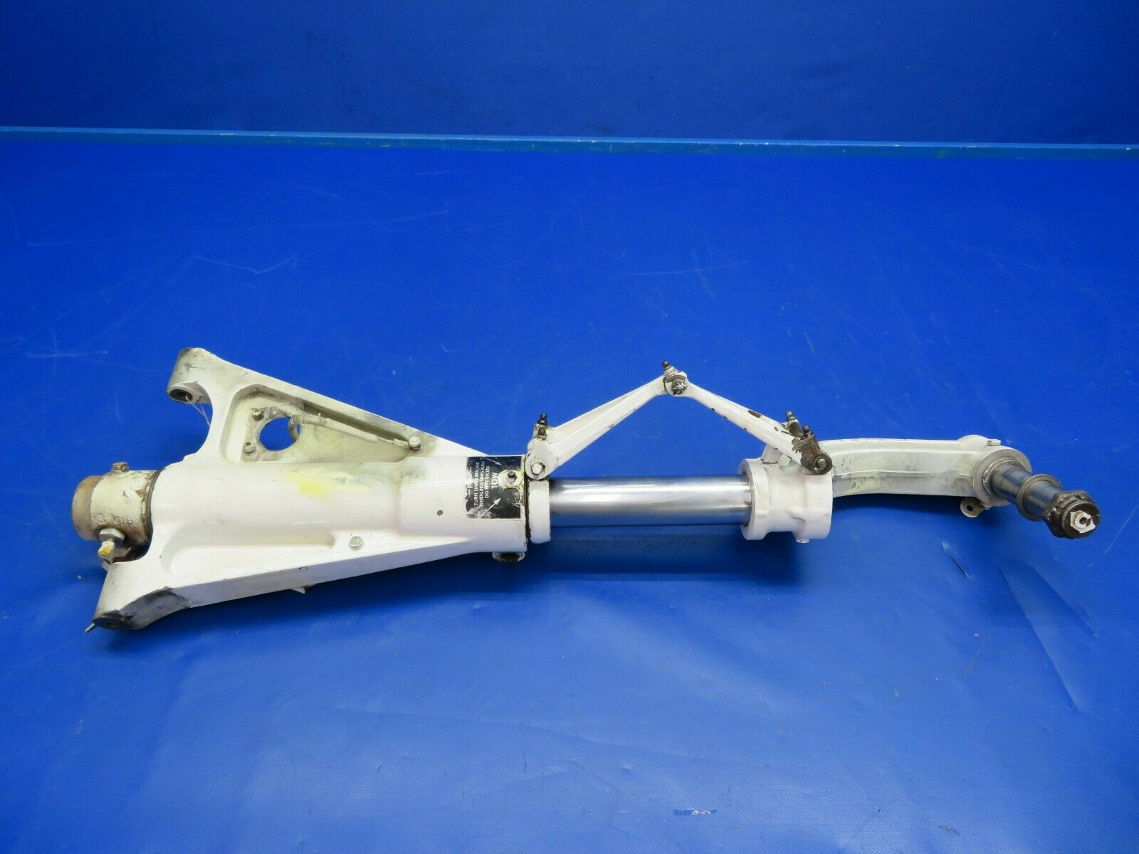 Beech Baron 95-B55 Nose Gear P/N 36-820019-603 (0620-619)