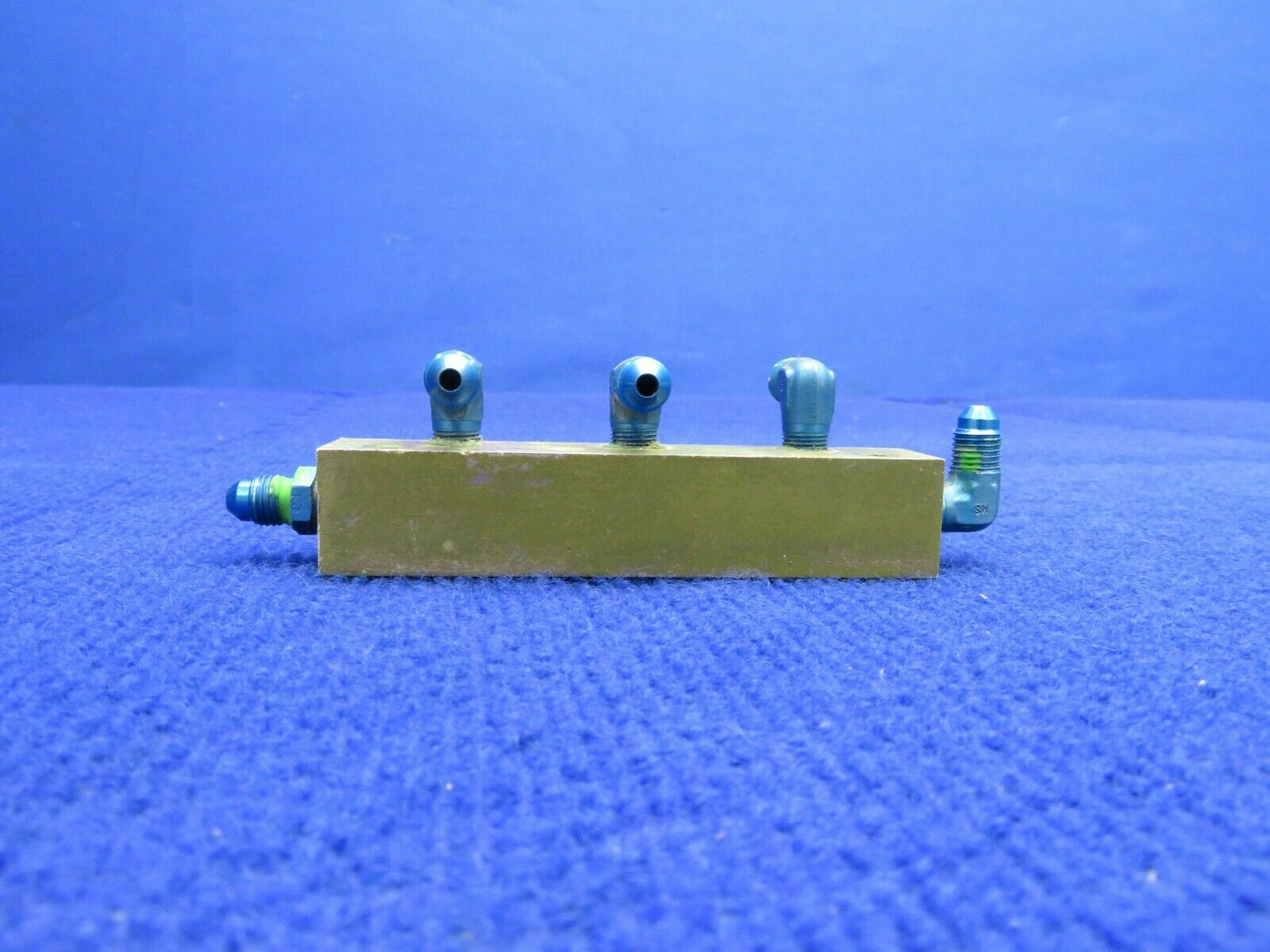 Piper PA-28R-201T RH Hydraulic Manifold P/N 67521-00 (0222-665)