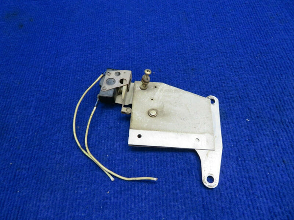 Beech 58 Baron Heat Control Bellcrank & Switch P/N 95-550002-31 (0322-769)