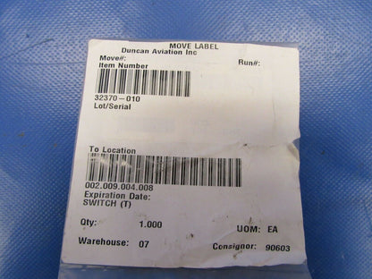 PA-23 Windshield Heat Switch Illuminated P/N 32370-010 487-953 NOS (0419-479)